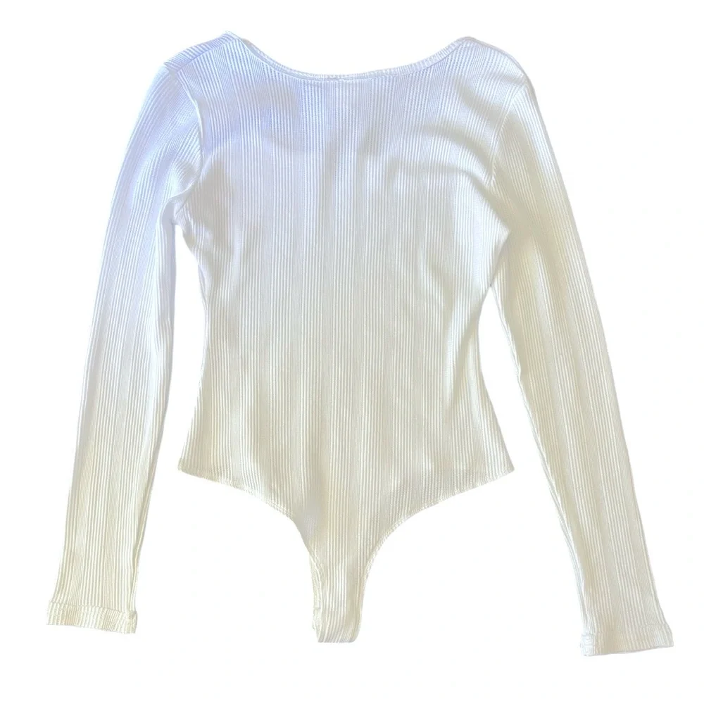NWT- New In Textured Long Sleeve Bodysuit in Size Large - Picture 2 of 3